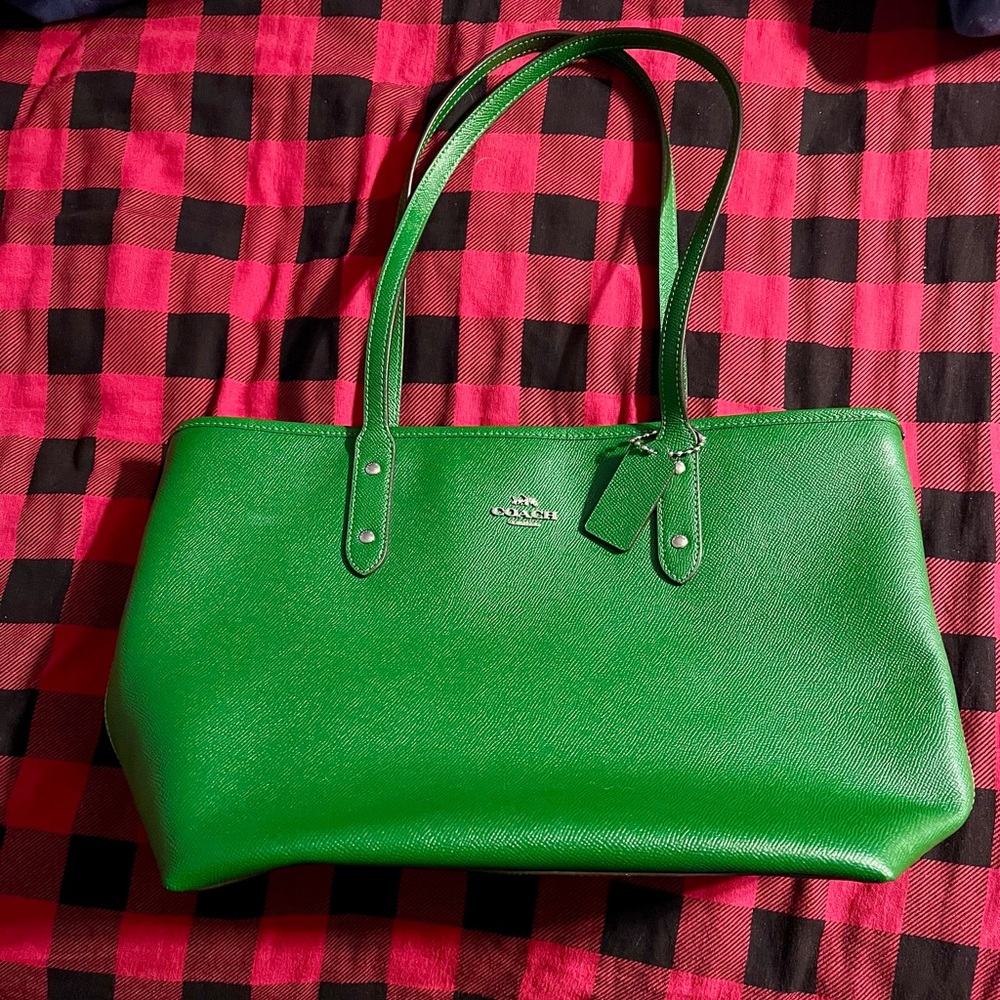 Coach Grass Green Tote. Leather Used in great condition